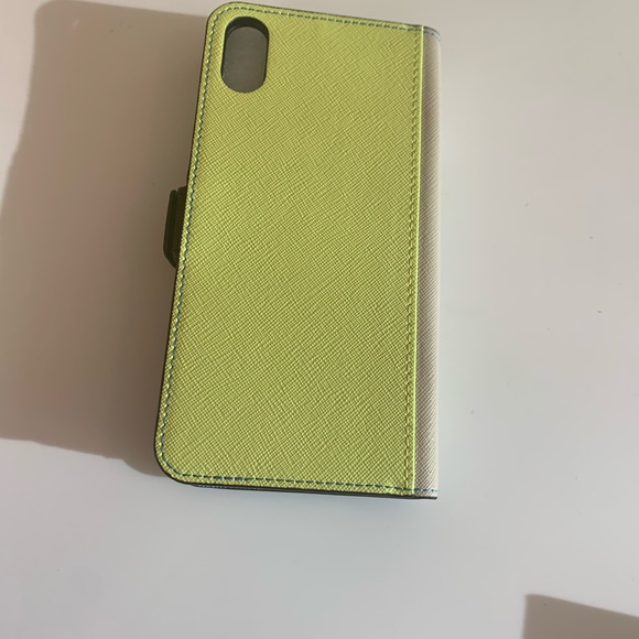 Marc Jacobs cell phone case - Picture 4 of 11
